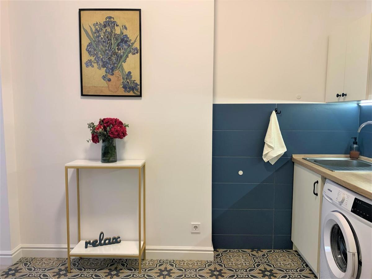 Iris Apartment On Popovich Львов Экстерьер фото